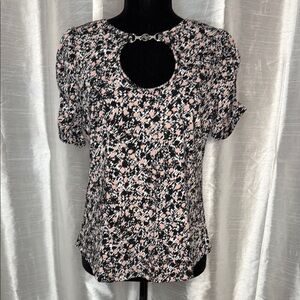 Adrienne Vittadini Women’s Small Keyhole Neckline Ruched Short Sleeve Blouse